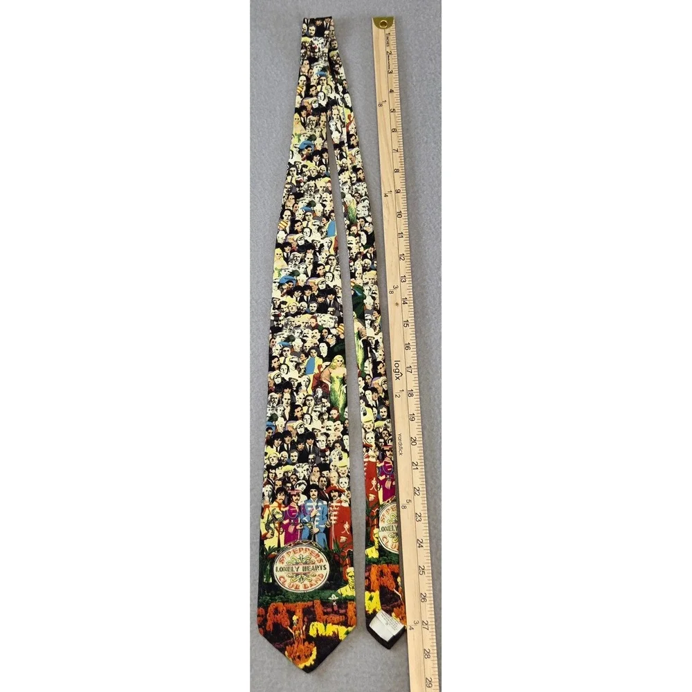 Beatles Vintage 1996 Sgt Peppers Lonely Hearts Club Band Silk Tie Apple Corp